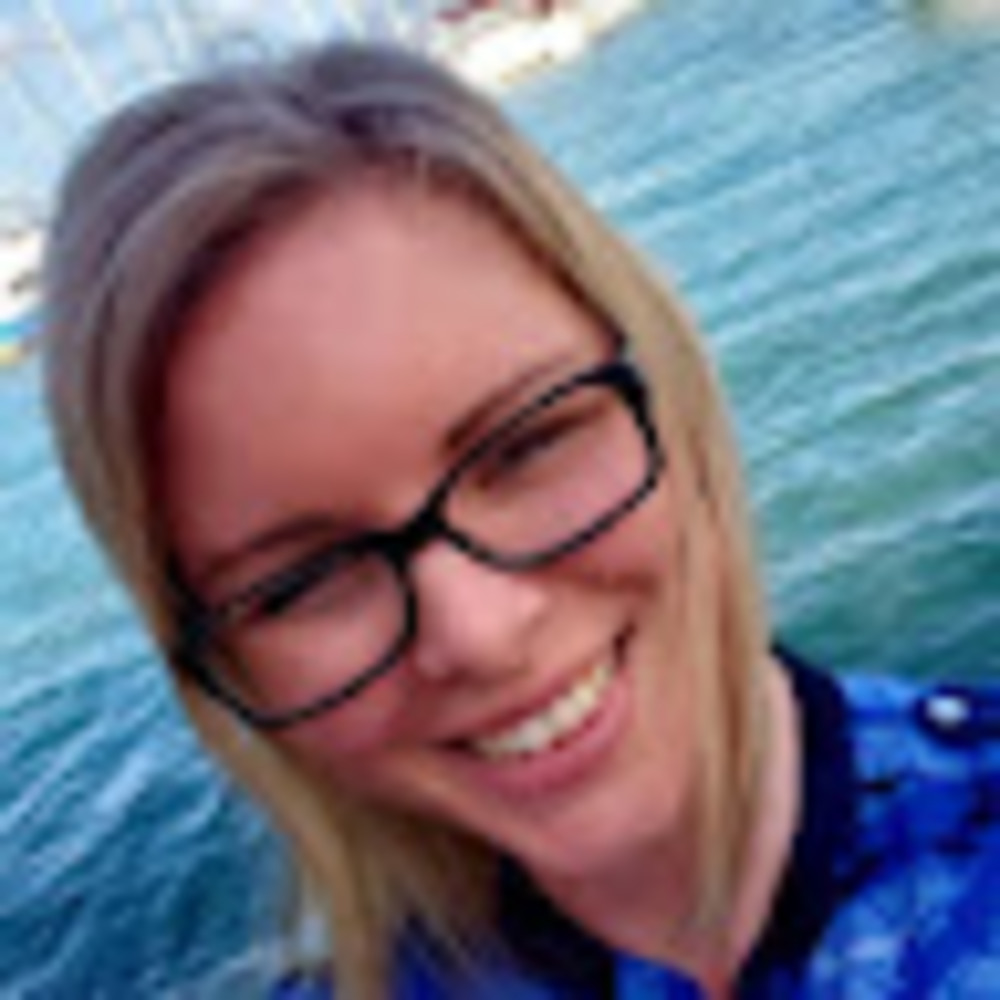 Meet your Posher, Lara hk